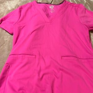 Vince Camuto scrub top